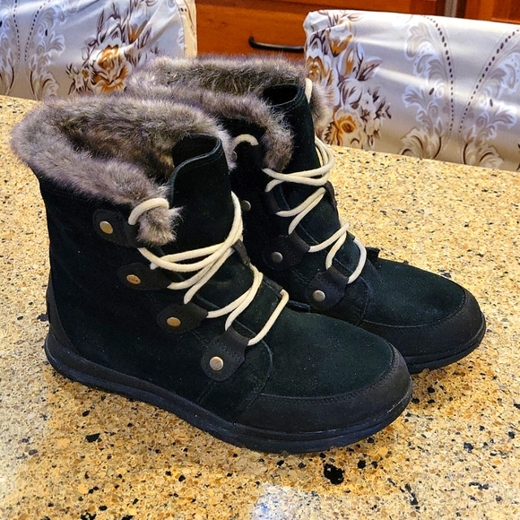 sorel boots poshmark